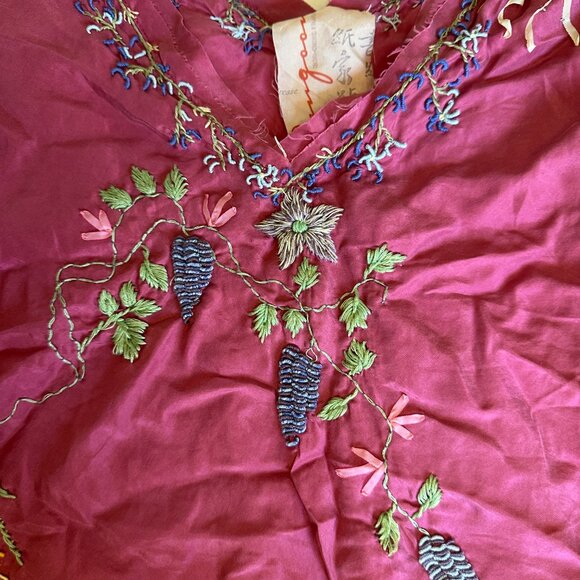RANGOON Vintage Silk Embroidered Camisole Tank Blouse Size Medium 1/2 Zip - Picture 11 of 11
